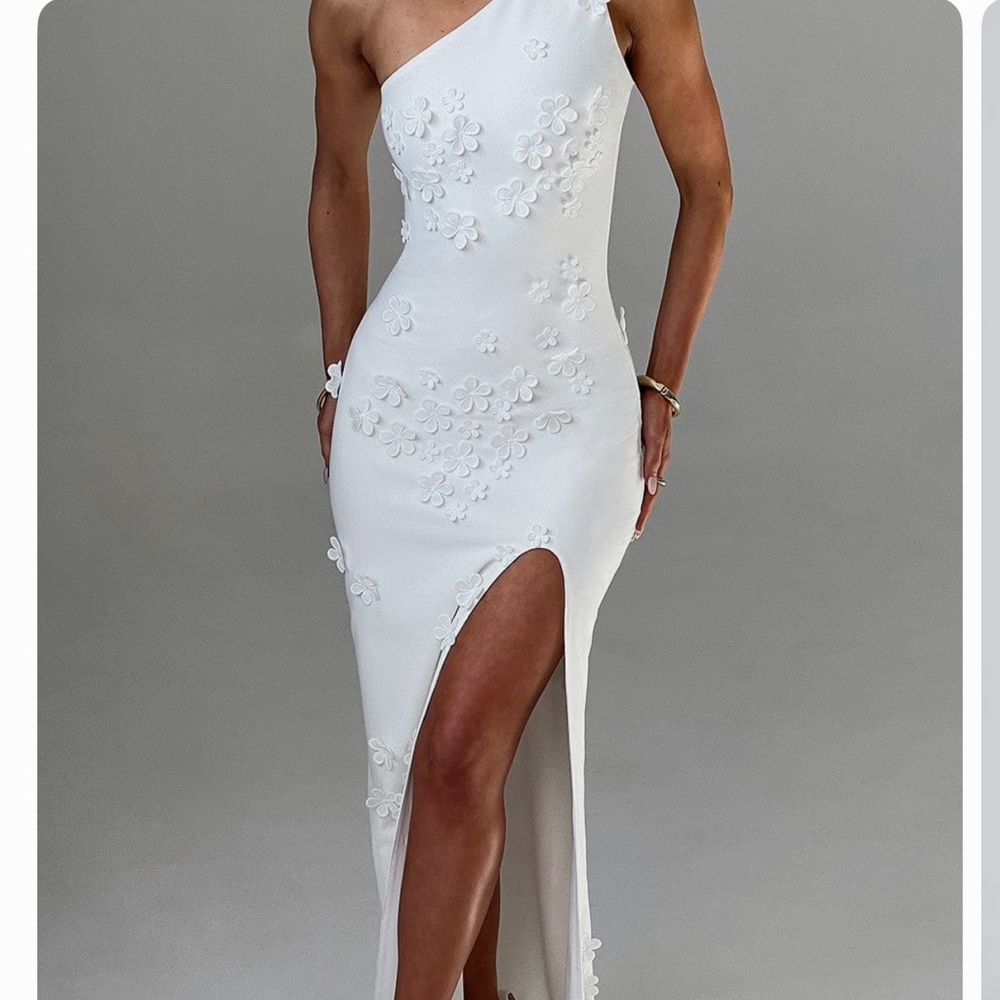 Elegant One-Shoulder White Floral Maxi Dress